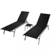  2 db fekete acél és textilén napozóágy asztallal