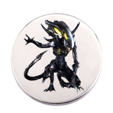 Alien kitűző kitűző