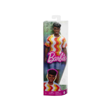 Barbie Fashionista fiú baba hullámos, színes pólóban - Mattel baba