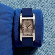  Burberry Tank Swiss Made Karóra karóra