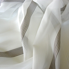 Curtain CSILLA, voile fényáteresztő függönyanyag, bézs selyemfényű csíkmintával, 180 cm magas méteráru