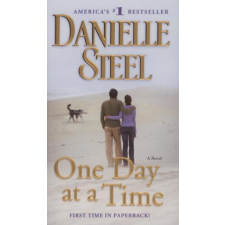 Danielle Steel One Day at a Time regény