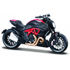 Ducati Diavel Carbon fémmodell 1:18 állványon autópálya és játékautó