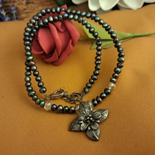  Édesvízi tenyésztett gyöngy nyaklánc. ékszer szett