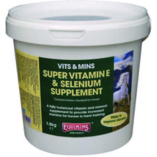 Equimins Super Vitamin E & Selenium lovaknak 500 g lófelszerelés