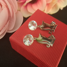  Ezüstözött Cirkon cica fülbevaló. fülbevaló