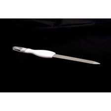  Fém körömreszelő és körömbőr vágó olló és csipesz