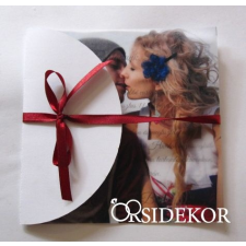  Fényképes esküvői meghívó szalaggal átkötve dekorációs kellék