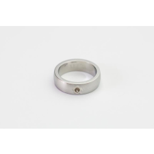  Gyűrű apró virágmintában kővel gyűrű