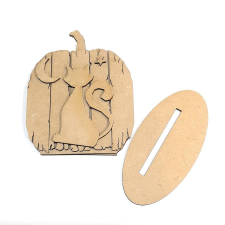 Halloween tök macskával, MDF. Mérete: 15,5x12x7 cm dekorációs kellék