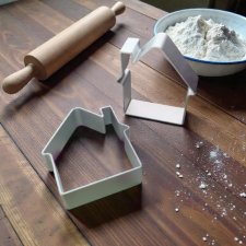  Házikó alakú sütikiszúró, fém sütés és főzés