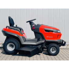Husqvarna TS 220T oldalkidobós fűnyíró traktor fűnyíró