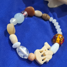  Iparműbész csont, drágakő és Muránói üveg karkötő karkötő