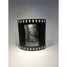  Képkeret filmszalag jellegű, álló, 10x15 cm-es képnek fényképkeret