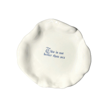 Kerámia tányér, Incartato Ceramics, Better, The Issues Collection, Ø 22 cm, fehér tányér és evőeszköz
