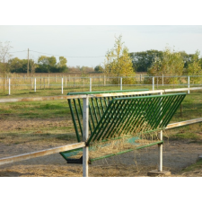 Kültéri ló szénatartó 70 x 200 cm lófelszerelés