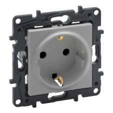 LEGRAND NILOÉ STEP 2P+F CSATLALJ.GYV R.ALU villanyszerelés