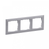  Legrand SUNO 721543 3-as szürke keret, vízszintes és függőleges elhelyezéssel, IP20