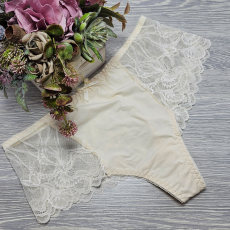 Lemila Magas derekú tanga csipkés szélű Test, S