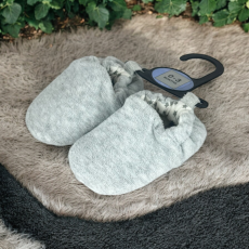 M&S Szürke plüss mamusz/kiscipő