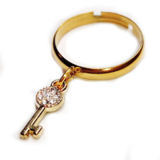 Maria King Kristály kulcs charmos állítható méretű gyűrű, arany színű, választható szélességben gyűrű