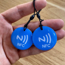 MariaKing Videó- fotóvetítő NFC biléta, videót, zenét, linket küld mobilra - Kék kulcstartó