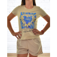 MB Collection női póló - Bézs-kék tie-dye mintával,  Follow Your Heart  szlogennel M25-1-WPO-4599/T012