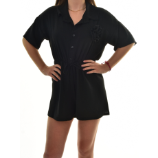 MB Collection női ruha/overál - Laza fazonú, gombos, derékban megkötős rövid overál, ajándék virágdísz kitűzővel M25-1-20250403-2/T007