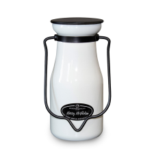 Milkhouse Candle Co. TEJHÁZ GYERTYA Merry Fagyöngy illatgyertya TEJESpalack (227 g), gyertya