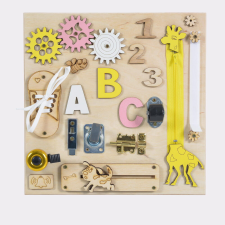 Moni Toys Montessori matatófal kicsi 30x30cm zsiráfos készségfejlesztő