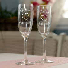 NagyAjándék Szívecskés pezsgőspoharak egyedi ajándék