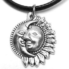  Nap-Hold medál lánccal vagy kulcstartóval nyaklánc