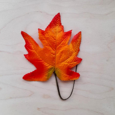  Narancssárga levél. Levél mérete szár nélkül: 12x13 cm dekorációs kellék