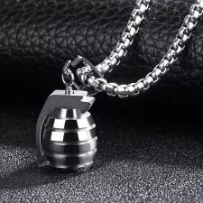  Nemesacél kézigránátos medál nyaklánccal, ezüst színű nyaklánc