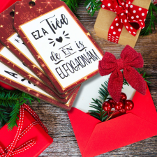  Nyomtatott dekorkarton - Ajándék kísérő táblák humoros 4db/csomag dekorációs kellék