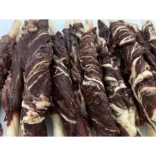  Nyúllal és tőkehallal burkolt kabanos 100g jutalomfalat kutyáknak