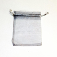  Organza tasak, ezüstszürke. Mérete: 7x12 cm dekorációs kellék