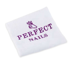 Perfect Nails Törölköző 30x50 cm Perfect Nails logóval fodrászkellék