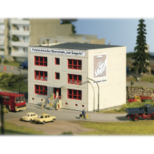 Piko Authentic Edition Jurij Gagarin Műszaki Iskola - 61150 H0 1:87 méretarány makett