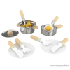Playtive KU-12907 Játék fa konyhai edény készlet fém serpenyővel, főzőedénnyel, műanyag tányérral, tésztával, tükörtojással (18 részes)