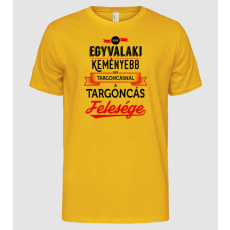 Pólómánia Csak egy valaki keményebb...targoncás feleség - Férfi Alap póló