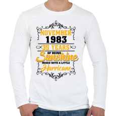 PRINTFASHION 1983 Születésnap - Napfény egy kis hurrikánnal! - Férfi hosszú ujjú póló - Fehér