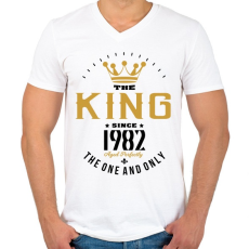 PRINTFASHION A király 1982-ben született - Férfi V-nyakú póló - Fehér