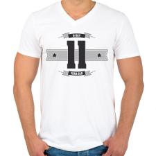 PRINTFASHION b-day-11-dark-lightgrey - Férfi V-nyakú póló - Fehér férfi póló