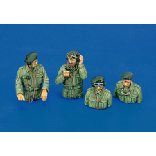  Royal Model British tank crew-3/2 fig, - WWII 1:35 (RM231) makett