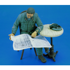  Royal Model Italian Officer - WWII 1:35 (RM215) makett