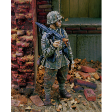 Royal Model SS-Panzergranadier 12th SS Pz. Div. '44 1:35 (RM209) makett
