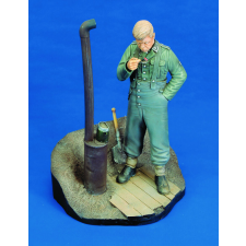  Royal Model The soldier's lunch Russia '43 1:16 (RM120) makett