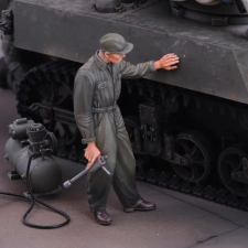  Royal Model U.S. mechanic 1:72 (RM1110) makett