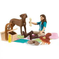 Schleich 42746 Piknikezés Lisával és kutyájával játékfigura